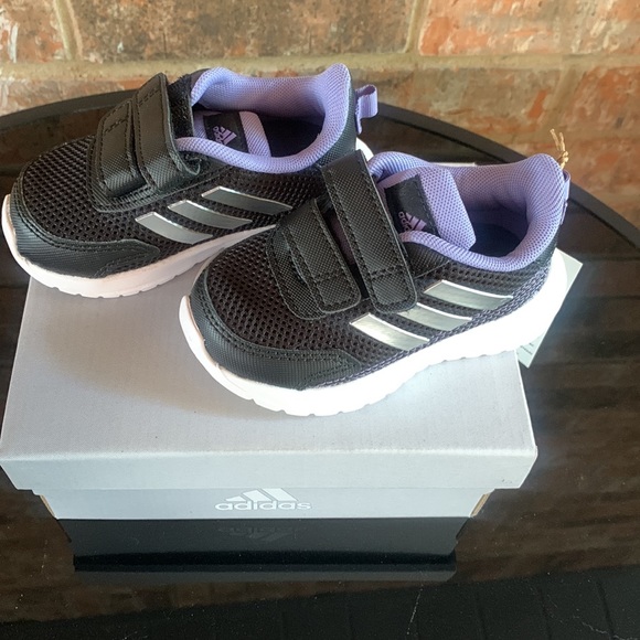 New adidas Tensaur Run
Toddler Sneakers size 5 - Picture 5 of 10